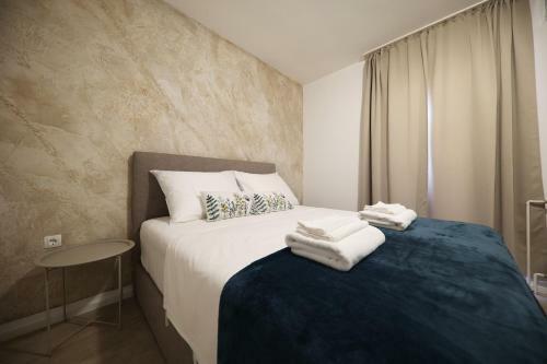 Hostal Beachfront Apartments And Rooms