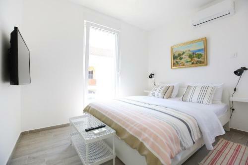 Apartments Villa Navi