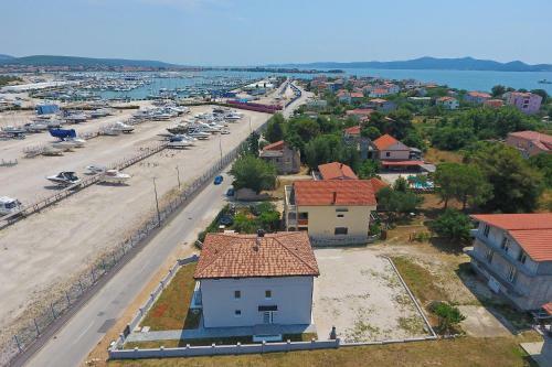 Apartments Villa Navi