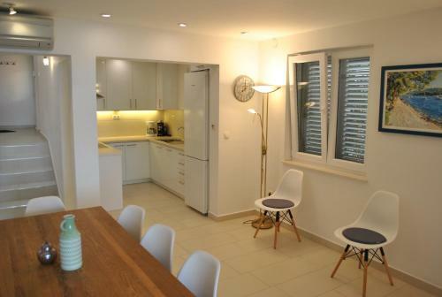 Direct Seafront Villa
