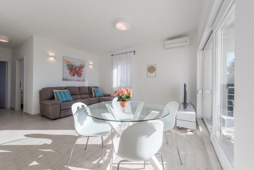 Villa Amfora - First Row By The Sea