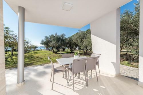 Villa Amfora - First Row By The Sea