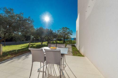 Villa Amfora - First Row By The Sea