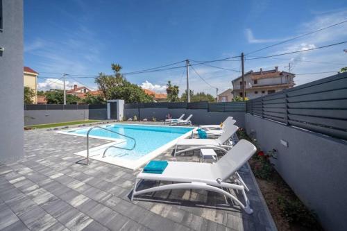 Villa Danica With Pool