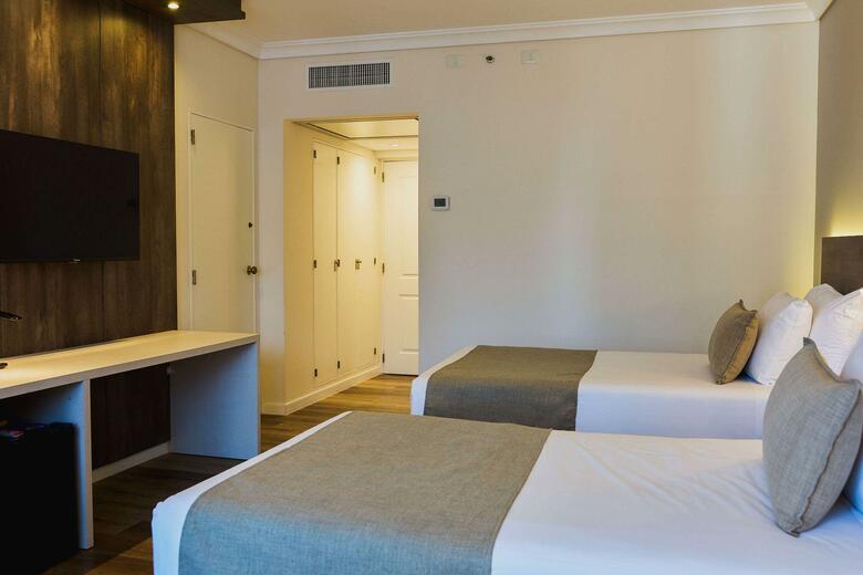 Hotel Dazzler Tower San Martin