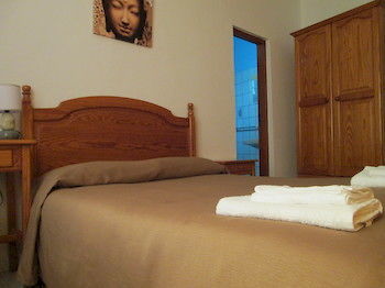Bed & Breakfast La Palma Hostel By Pension Central