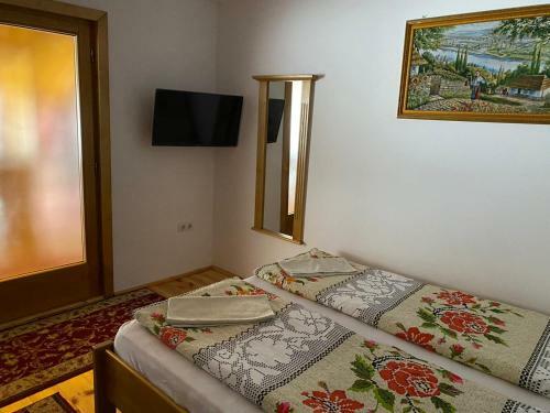 Hostal Floarea Reginei