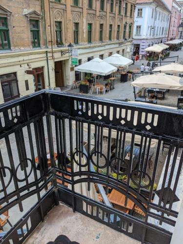 Old Town Unirii Square Damaris Apartment