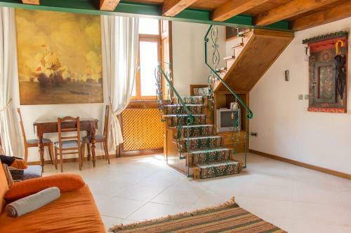 5 Comfortable Apartment Near Old Town Center