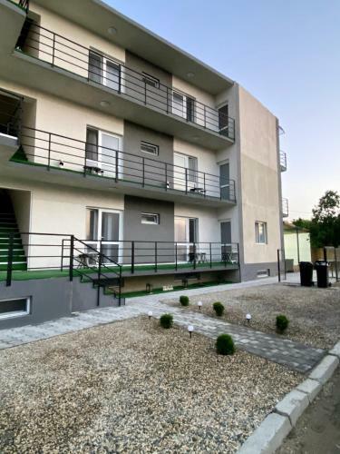Hostal Glow Guesthouse Costinesti