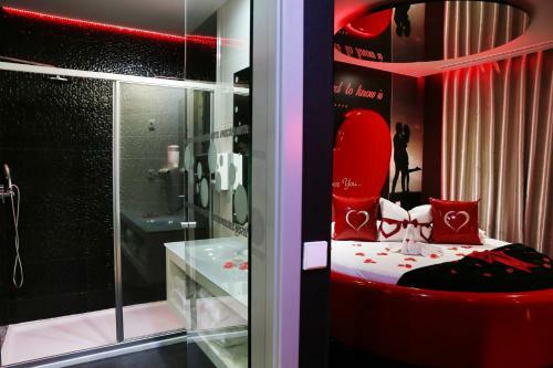 Hotel Motel Emo��es