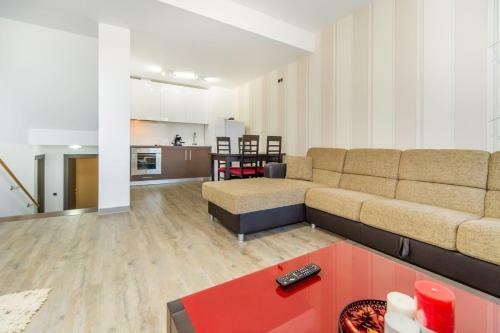 Sunny Apartment In Silver Mountain