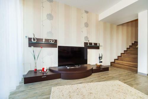 Sunny Apartment In Silver Mountain
