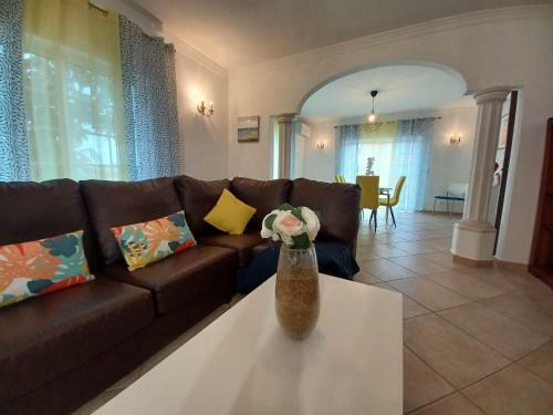 Villa Girasol With Swimming Pool And Jacuzzi