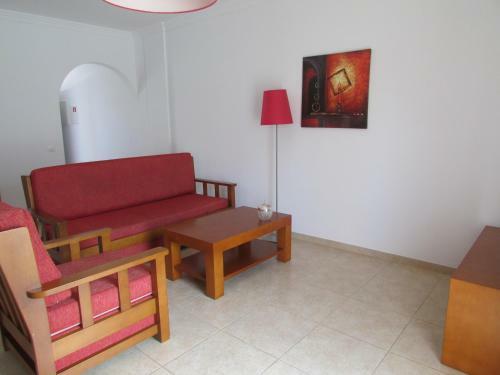 Apartamento T1 (2-4 Per.)com Piscina, Perto Da Praia