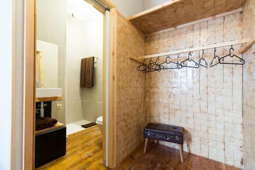 Bed & Breakfast Feel At Home Guest House