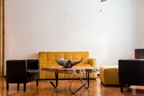 Bed & Breakfast Feel At Home Guest House