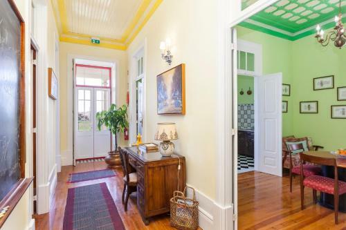 Hostal Vintage Balcony Guesthouse