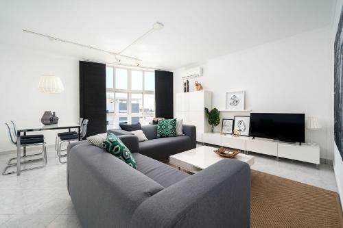 Beautiful Modern Apartment In Olh�o, Algarve