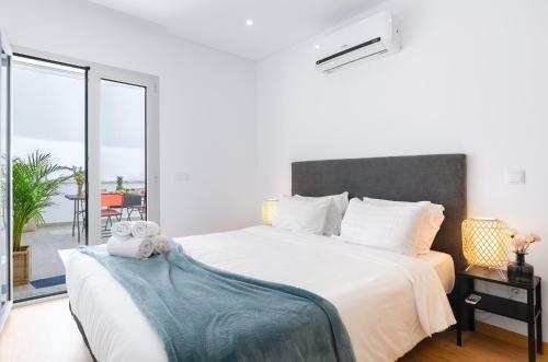 North Breeze - 2 Bedroom Apartment With Rooftop Pool
