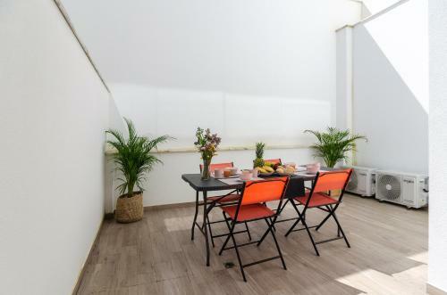 North Breeze - 2 Bedroom Apartment With Rooftop Pool