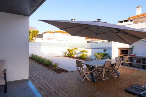 Villa Moderna V4 Nazar� C/ Piscina Privativa