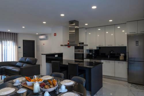 Villa Moderna V4 Nazar� C/ Piscina Privativa