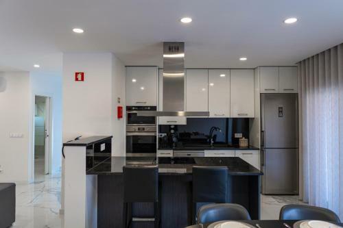 Villa Moderna V4 Nazar� C/ Piscina Privativa
