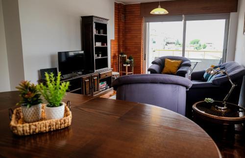 Cozy 3 Room Apartment In Penafiel Centre
