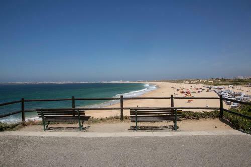 Vista Espantosa Sobre Os Supertubos, Peniche