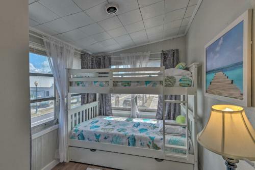 Crescent City Apartment With Easy Lake Access!