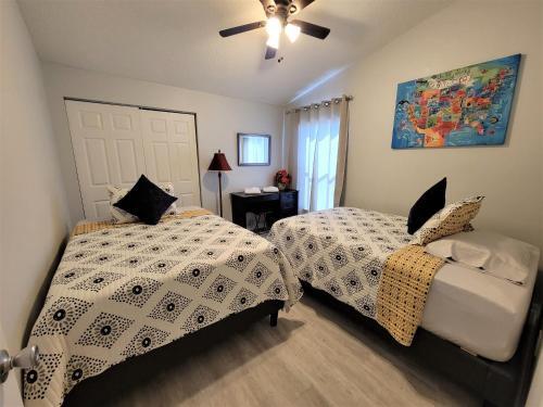Beautiful Townhouse Easy Access To Everything.