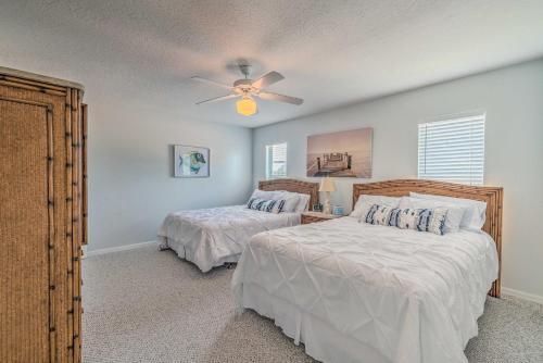Waterfront Home With Dock, Kayaks, Pool And More!