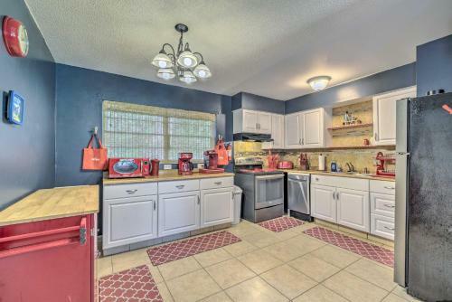 Crystal River Retreat With Hot Tub And Gazebo!