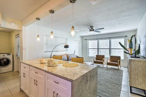 Cute And Cozy Florida Duplex Walk To Beaches!