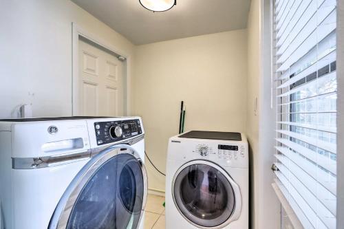 Cute And Cozy Florida Duplex Walk To Beaches!