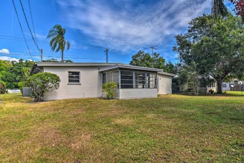 Mid-century Modern Home - 5 Miles To Beach!