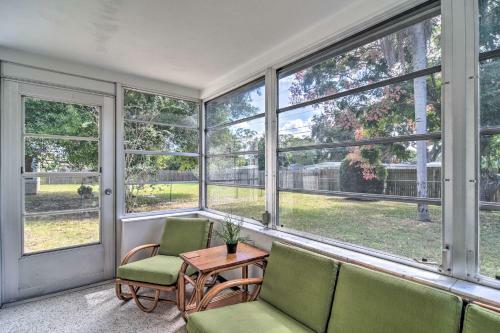 Mid-century Modern Home - 5 Miles To Beach!