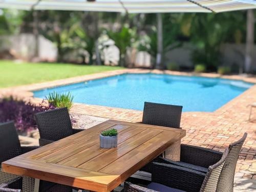 Spanish Style- Heated Saltwater Pool/grill, Min To Beach & Atlantic