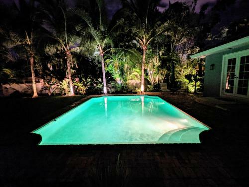 Spanish Style- Heated Saltwater Pool/grill, Min To Beach & Atlantic
