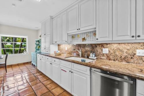 Spanish Style- Heated Saltwater Pool/grill, Min To Beach & Atlantic
