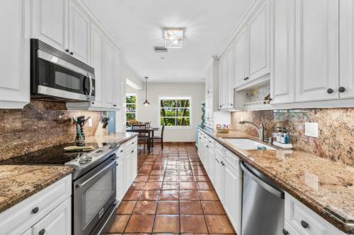 Spanish Style- Heated Saltwater Pool/grill, Min To Beach & Atlantic