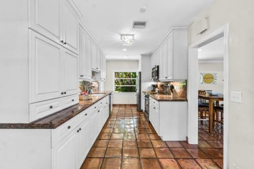 Spanish Style- Heated Saltwater Pool/grill, Min To Beach & Atlantic