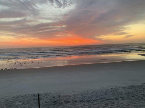Apartamento Studio Suite King Hotel In Daytona Beach - A Condo
