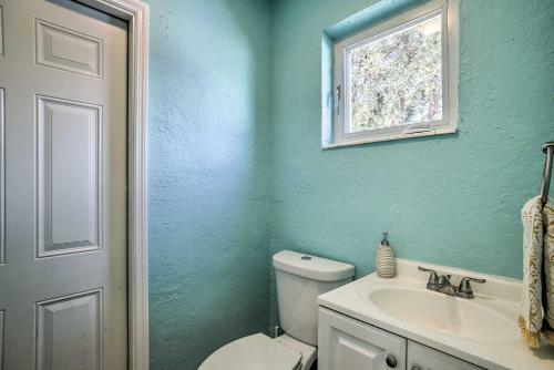 Pet-friendly Home With Pool Less Than 4 Mi To Beach!
