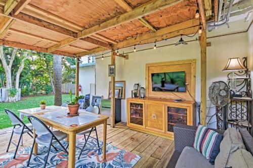 Boho Chic Home With Outdoor Oasis - Near Beach!