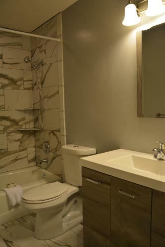 Immaculate Englewood Condo 2nd Flr