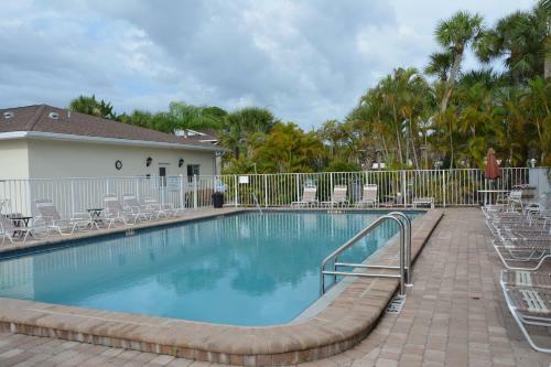 Immaculate Englewood Condo 1st Flr