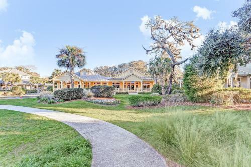 2072 Beach Wood