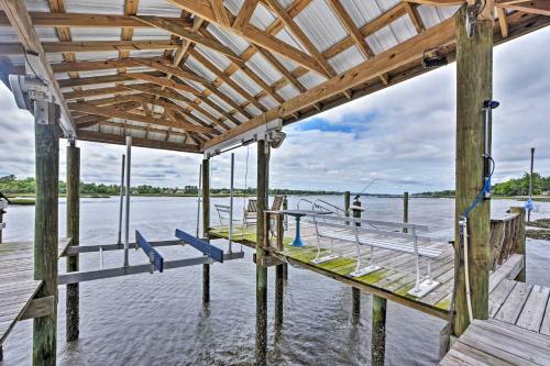 Luxe Riverfront Oasis With Dock, 7 Mi To Beach!